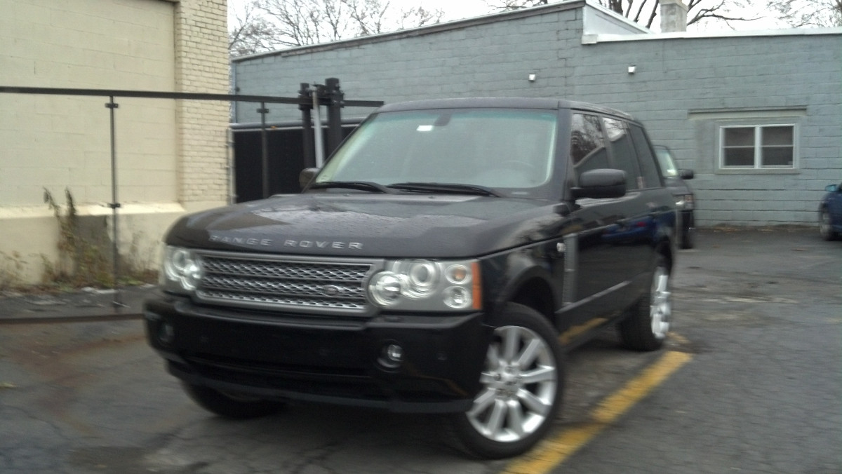 Picture of a black Land Rover for sale at Autobahn Centre.